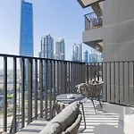 Stunning 1Br With Panoramic City Skyline View