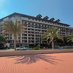 Frank Porter - Royal Amwaj Residences South