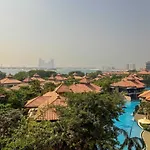 Frank Porter - Royal Amwaj Residences South