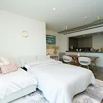 Luxurious Apartment With Panoramic Views At Dubai Marina