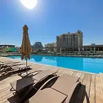 Sleek Studio Apartment At Palm Jumeirah With Ocean Vibes