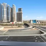 Waves - Fully Equipped Studio For A Perfect Stay In Dubai