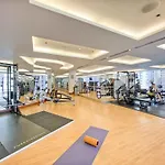 Vayk - Elegant 1 Bedroom Overlooking Dubai Marina Canal