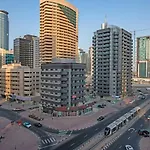 Classy 1-Bedroom Apartment In Dubai Marina With City Views!