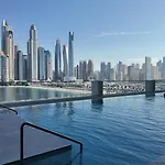 Luxurious Beachfront Apartment With Atlantis And Palm Jumeira Views