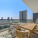 Modern 2 Bedroom Apartment In Family Community