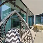 Modern 2 Bedroom Apartment In Family Community
