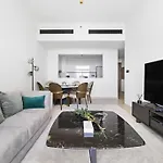 Modern 2 Bedroom Apartment In Family Community