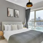 Marina Quays West, Dubai Marina - Mint Stay