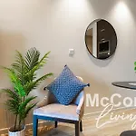 Modern Space With Free Wifi & Parking