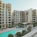 Myduomo-2Br Creek Beach With Park & Pool Views-205