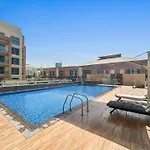 Chic 1Br With Pool And Gym Access