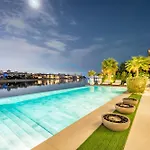 Exclusive 4Br Villa With 2 Assistant Room And Private Pool In Frond K, Palm Jumeirah By Deluxe Holiday Homes