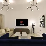 Livbnb - Spacious 3B With Tranquil Community View