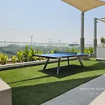 Stylish Studio Getaway 10 Minutes To Dubai Mall