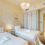 Sunrise Bay Tower 2 - Classy Three Bedroom