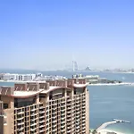 Stunning 1-Br Apartment In Heart Of The Palm