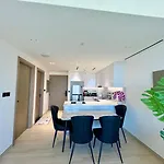 Spacious Brand New One Bedroom Apartment In Jvc
