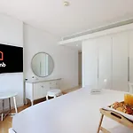 Livbnb Suites - Luxury 3 Bedroom With Sea View