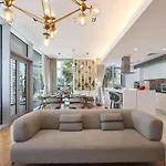 Livbnb Suites - Luxury 3 Bedroom With Sea View