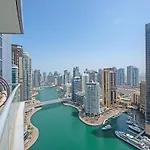Warm And Airy 1-Bedroom Apartment With Exceptional Views In Dubai Marina