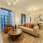 Downtown 2 Bedroom Burj Khalifa & Fountains Views 8 Min From Dubai Mall