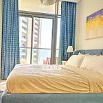 Business Bay Chic Apartment