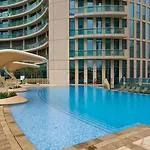 Dream Inn Dubai Apartments- Burj Vista