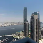 Skyline Huge 1 Bedroom Apartment Creek