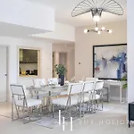 Lux The Luxurious Central Jbr Suite