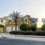 Luxe 4Br Villa On Palm Jumeirah With Beach Access