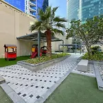 Discover Urban Chic Apartment -Vibrant City Life