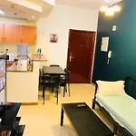 Royal Marina Inn