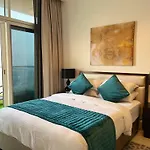 Top Floor Luxurious Apt In Jvc, Near Marina