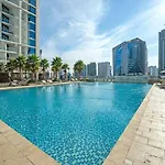 Spacious Studio With Pool - Canal & Burj Views