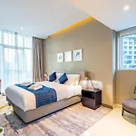 Spacious Studio With Pool - Canal & Burj Views