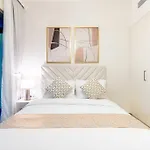Luxurious 2Br Apartment With Burj Khalifa View