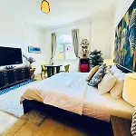 Peaceful Escape Near The Beach With Private Garden