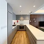 Livbnb - Live In The Sky With Sea And City View