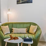 Chic Studio Near Discovery Gardens Attractions