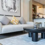 Sophisticated Studio Apartment In Rokane G25 Jvc