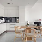Stunning 1Bdr-4Gst Luxury With Burj Khalifa View