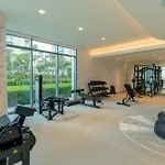 Private Beach Access 1 Bedroom Apartment - Beachfront