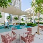 Private Beach Access 1 Bedroom Apartment - Beachfront