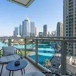 Modern 1-Bedroom Apartment With Stunning Views