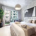 Stylish 1-Br Oasis Minutes From Burj & Dubai Mall