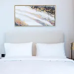 Keyrock Living - Luxury Furnished 2 Bedroom In Business Bay With Jacuzzi - Binghatti Canal