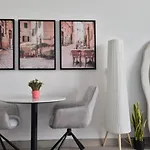 Deluxe Studio - Stylish & Cosy In Luma22