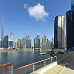 Trophy-Amazing Canal Views Lux Studio In Busbay