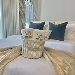 2Br Grand Bleu T1 With Palm View Emaar Beach Front By Vibel